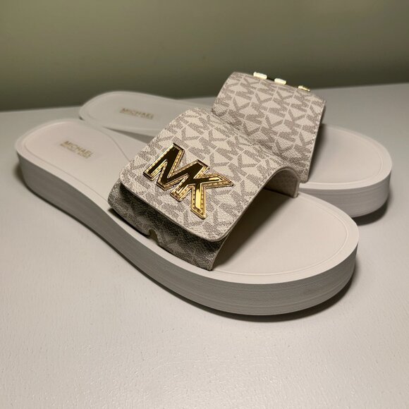 Michael Kors Logo Platform Slide Sandal - Picture 10 of 12